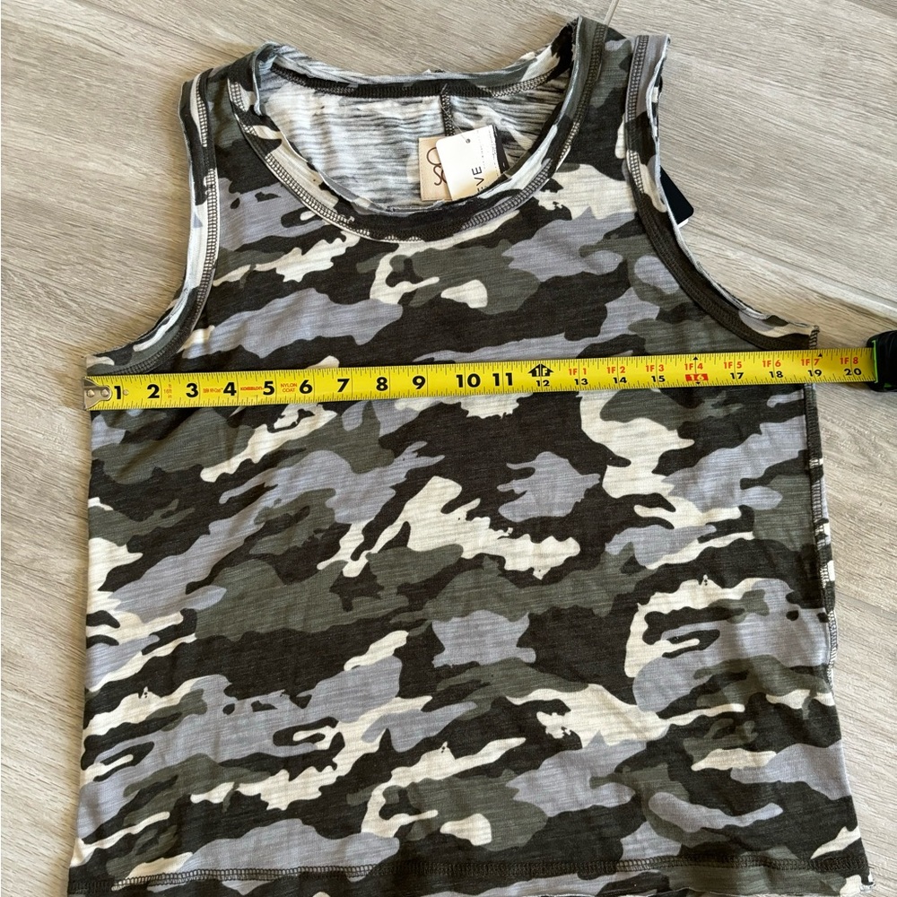 Chaser Shades Of Gray, Green & Cream Camo Tank Top New With Tags Size La… - Picture 9 of 14